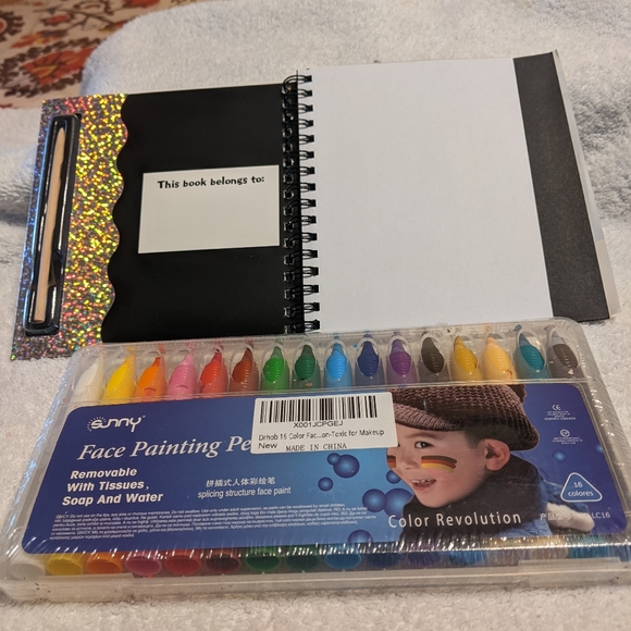 Melissa & Doug Scratch Art Doodle Pad with bonus Face Painting crayons set - Picture 4 of 5